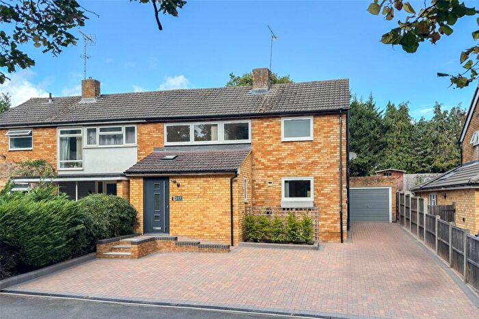 4 Bedroom Semi-Detached House For Sale In Sandpit Lane, St. Albans, Hertfordshire, AL4
