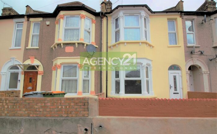4 Bedroom Terraced House To Rent In Sheridan Road, Manor Park, E12