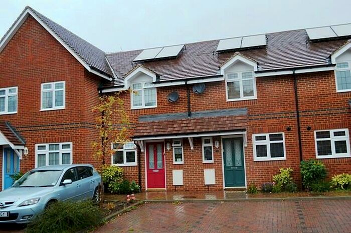 2 Bedroom House To Rent In Bedroom Terraced House In Godalming, GU7