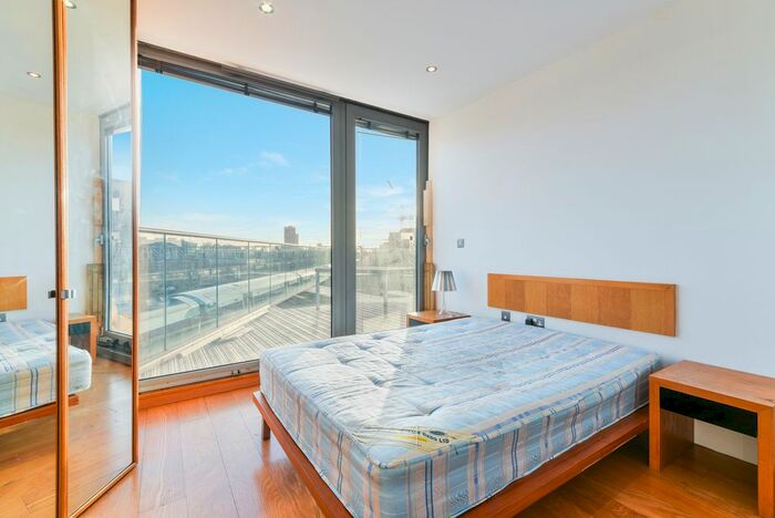 Studio To Rent In Tower Bridge Road, London, SE1