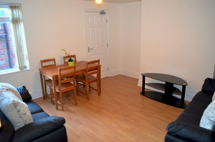 5 Bedroom Maisonette To Rent In Chillingham Road, Heaton, NE6