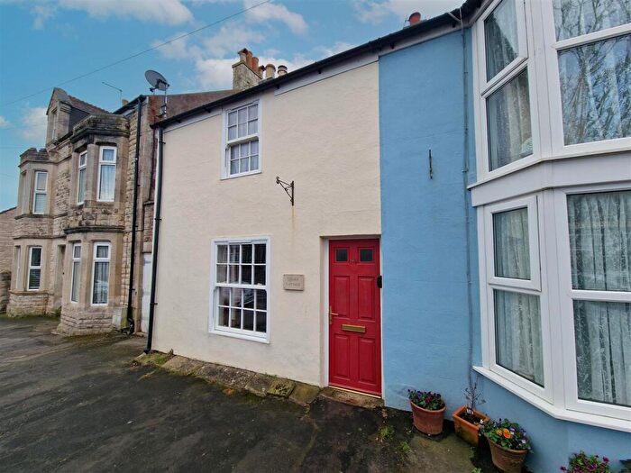 2 Bedroom House To Rent In Wakeham, Portland, DT5