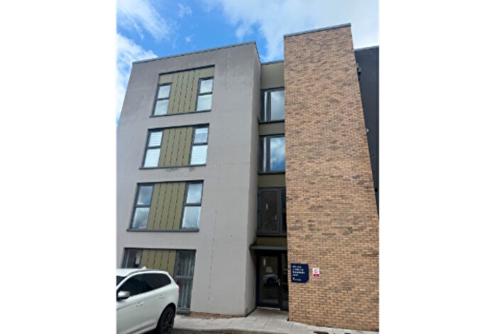 2 Bedroom Flat To Rent In Almondvale Court, Livingston, EH54