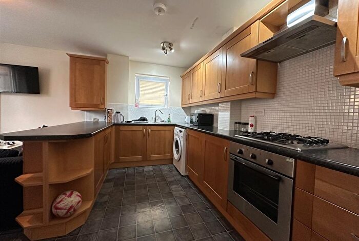 4 Bedroom Semi Detached House To Rent In Beeches Bank, Sheffield, S2