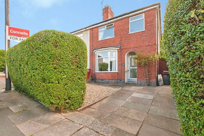 3 Bedroom Semi Detached House For Sale In The Approach, Leicester, LE5