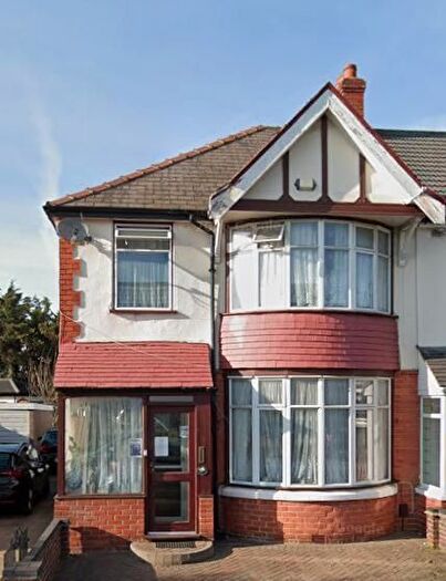3 Bedroom Terraced House To Rent In Dawlish Drive, Ilford, Essex, IG3