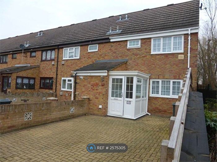 3 Bedroom End Of Terrace House To Rent In Stanborough Road, Hounslow, TW3