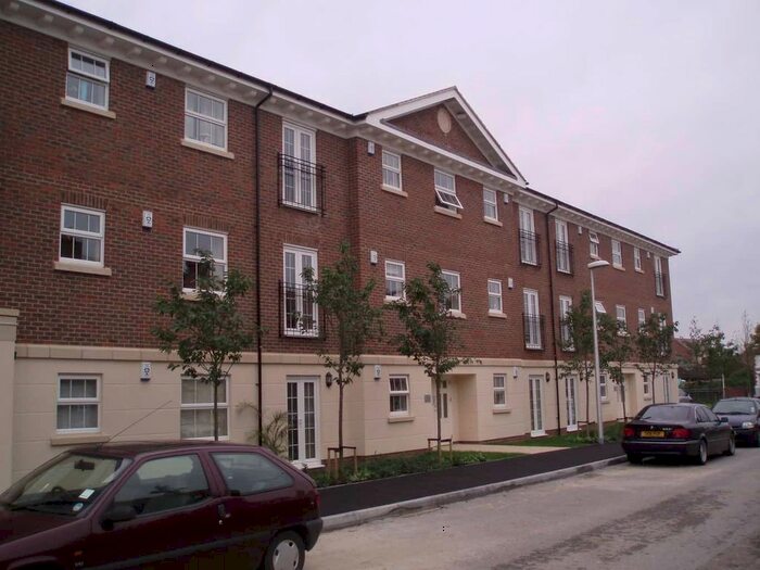 2 Bedroom Flat To Rent In Jago Court, Newbury RG14