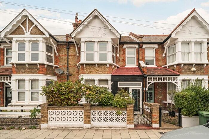 3 Bedroom Bungalow For Sale In Stillness Road, Crofton Park, SE23