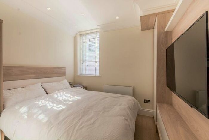 2 Bedroom Flat To Rent In Guilford Street, Bloomsbury, London, WC1N