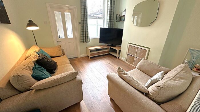 3 Bedroom End Of Terrace House For Sale In Holly Road, Kings Norton, Birmingham, B30
