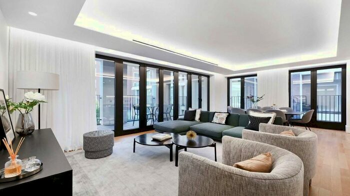 2 Bedroom Flat To Rent In Lancer Square, Kensington, London, W8