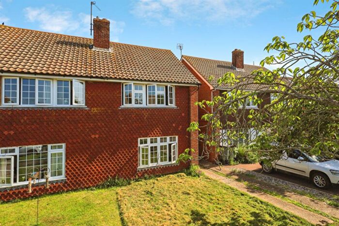 3 Bedroom Semi-Detached House For Sale In Foxglove Close, Ringmer, Lewes, BN8