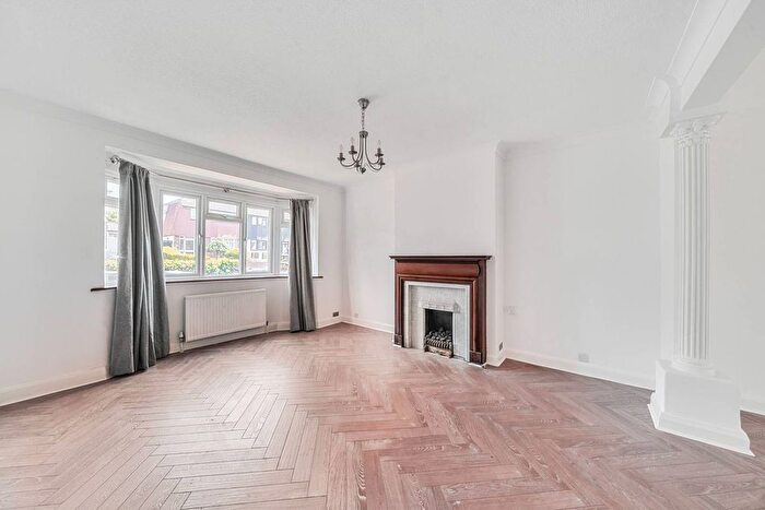 3 Bedroom Semi-Detached House To Rent In Briar Avenue, Streatham Common, London, SW16