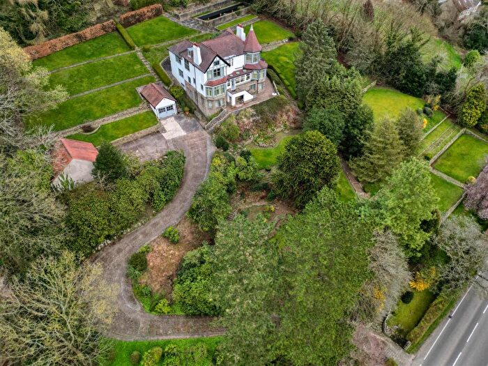 4 Bedroom Detached House For Sale In Sheffield Road, Hathersage, Hope Valley, S32