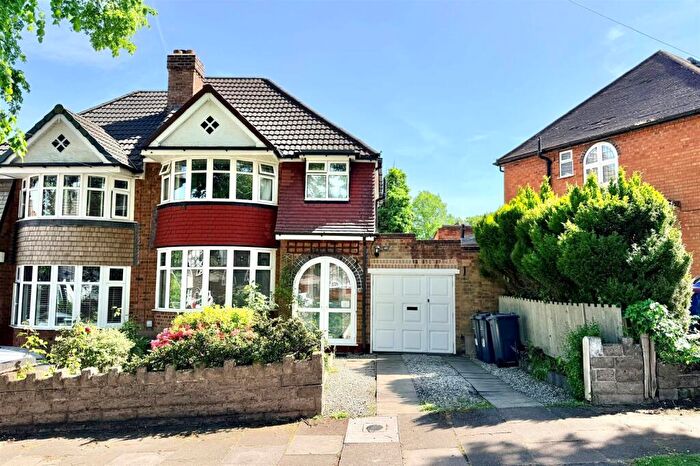 3 Bedroom Semi-Detached House For Sale In Beverley Court Road, Quinton, Birmingham, B32