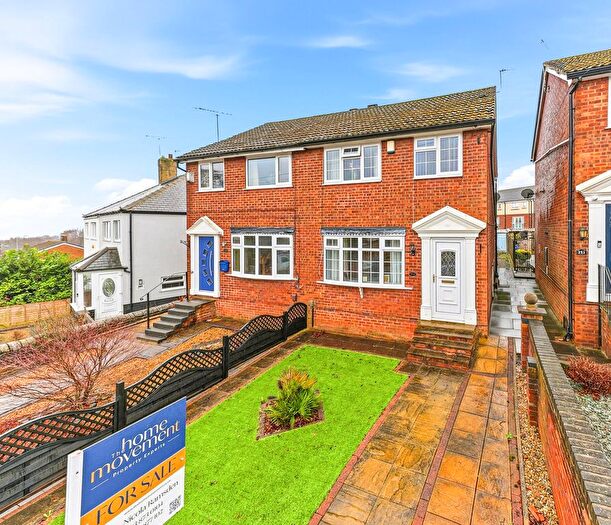 3 Bedroom Semi Detached House For Sale In Broad Lane, Leeds, LS13