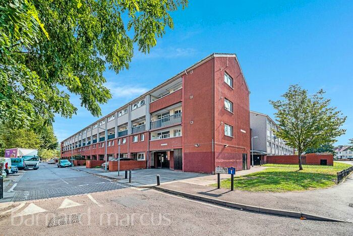 3 Bedroom Flat To Rent In Phipps Bridge Road, Mitcham, CR4