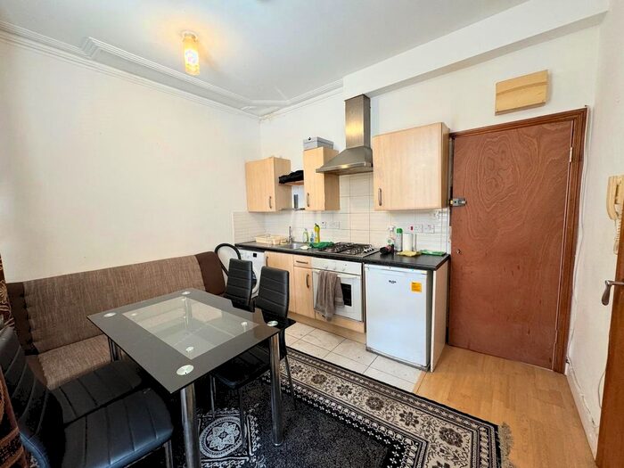 1 Bedroom Flat To Rent In Hendon Lane, Finchley, N3