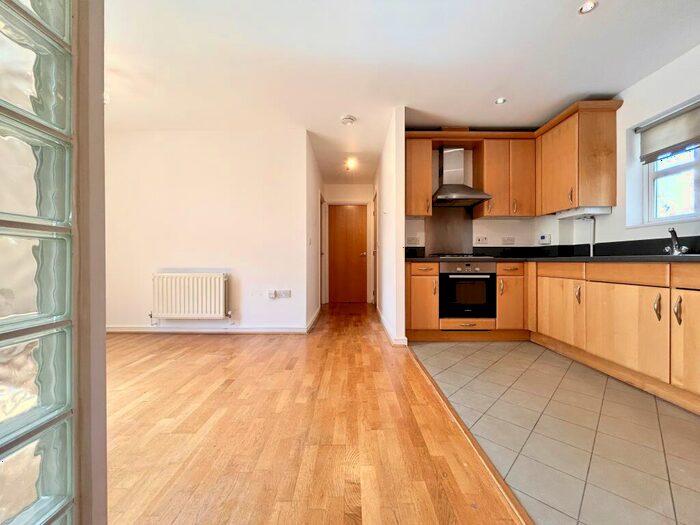 2 Bedroom Flat To Rent In Sanderling Way, Greenhithe, DA9