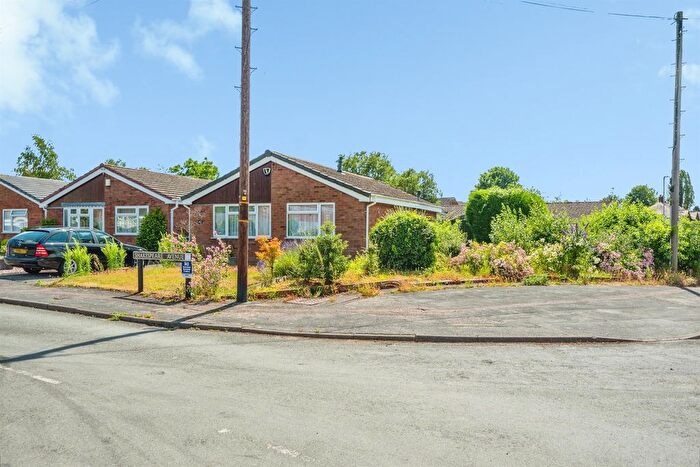 2 Bedroom Detached House For Sale In Shakespeare Avenue, Lichfield, WS14