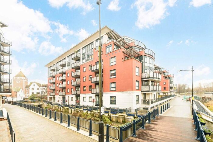 3 Bedroom Flat For Sale In Wadbrook Street, Kingston Upon Thames, KT1