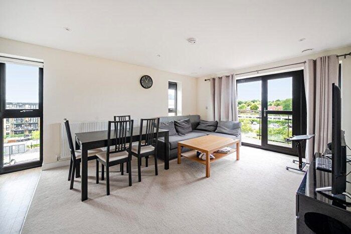 2 Bedroom Flat For Sale In Brooklyn House, Welwyn Garden City, Hertfordshire, AL7