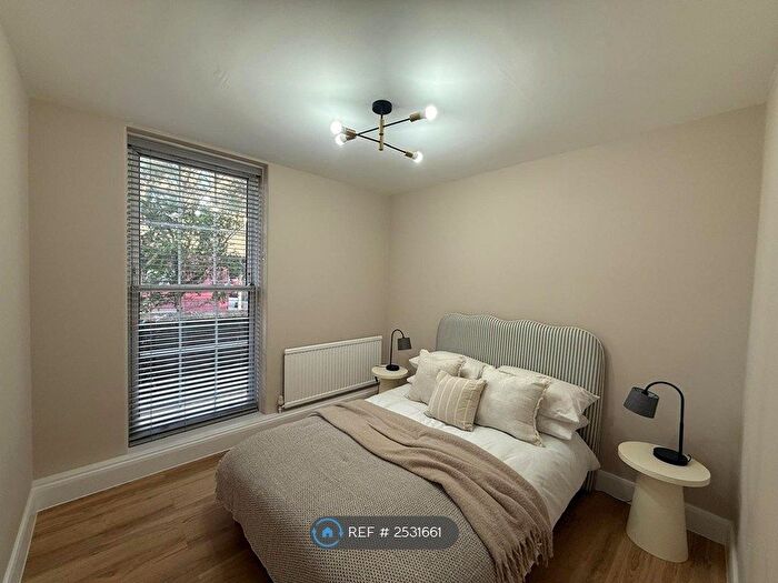 3 Bedroom Flat To Rent In Elham House, London, E5