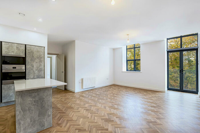 2 Bedroom Flat To Rent In Iron Row, Burley In Wharfedale, Ilkley, Uk, LS29