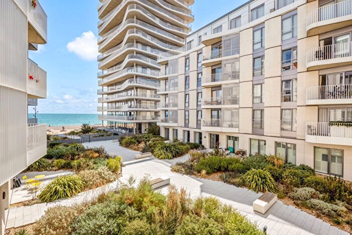2 Bedroom Flat For Sale In Brighton Road, Worthing, West Sussex, BN11
