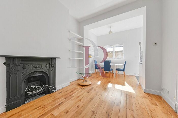 1 Bedroom Apartment For Sale In Offord Road, Barnsbury, N1