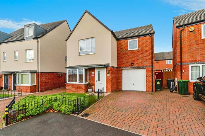 3 Bedroom Detached House For Sale In Arthur Jones Close, Tipton, DY4