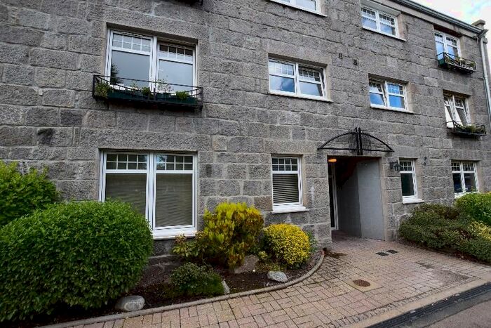 2 Bedroom Flat To Rent In Queen's Avenue, West End, Aberdeen, AB15
