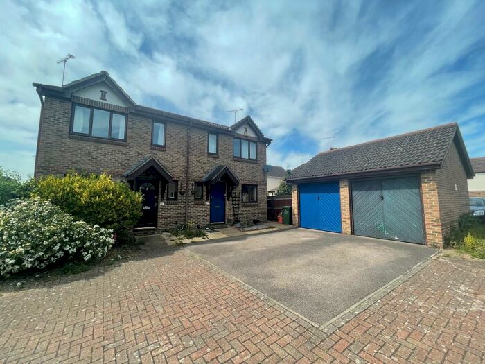 3 Bedroom House To Rent In Terence Webster Road, The Wick, Wickford, SS12