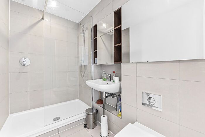 2 Bedroom Flat For Sale In Compton House, Royal Arsenal, Cannon Square, London, SE18