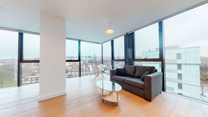 Studio To Rent In Highgate Hill, London, N19