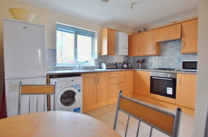2 Bedroom Apartment To Rent In Flat Hall Park Close Haverfordwest Pembrokeshire, SA61