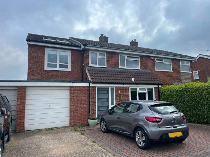 4 Bedroom Semi-Detached House To Rent In Sandy View, Biggleswade, SG18