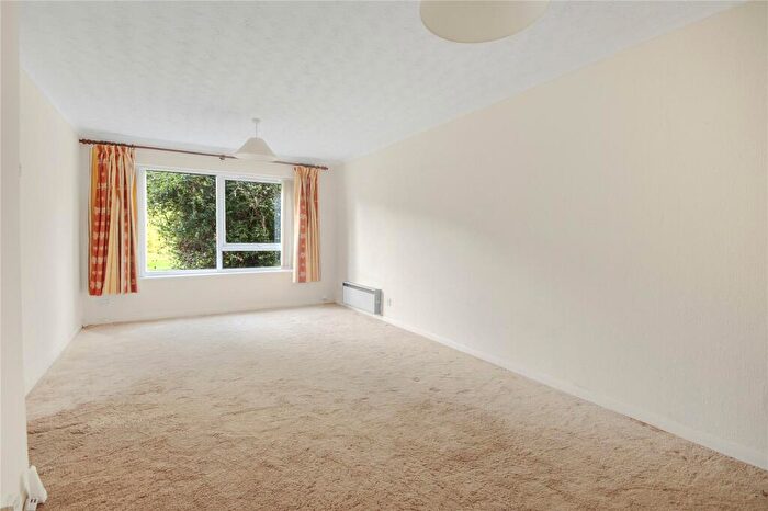 1 Bedroom Apartment For Sale In Rectory Close, Bracknell, Berkshire, RG12