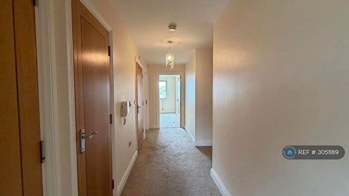 2 Bedroom Penthouse To Rent In London, London, SE28