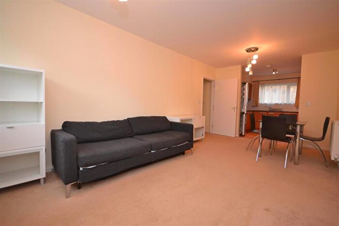 1 Bedroom Apartment To Rent In Drake Way, Kennet Island, RG2