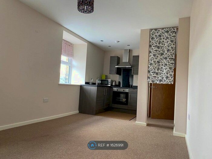 1 Bedroom Flat To Rent In Martins Mill, Halifax, HX1