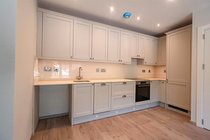 1 Bedroom Flat To Rent In Highfield House, Headless Cross, Redditch, B97