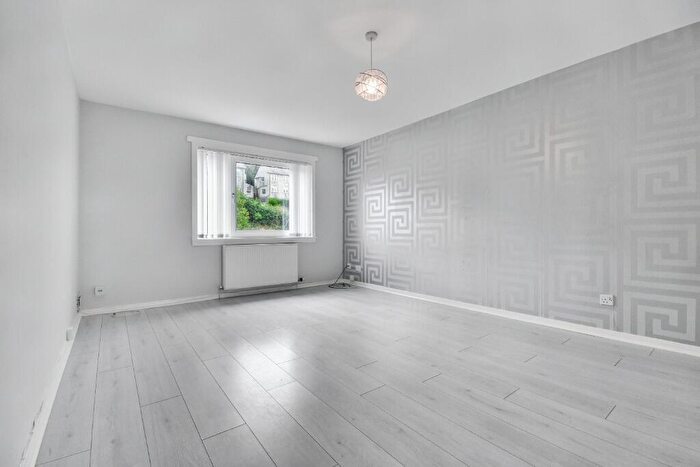 2 Bedroom Flat To Rent In Wellington Street, Inverclyde, Greenock, PA15