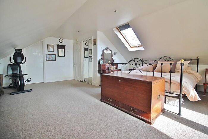 4 Bedroom Detached House For Sale In Stakes Road, Purbrook, PO7