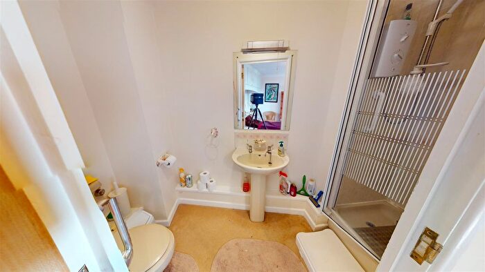2 Bedroom Flat For Sale In De Moulham Road, Swanage, BH19
