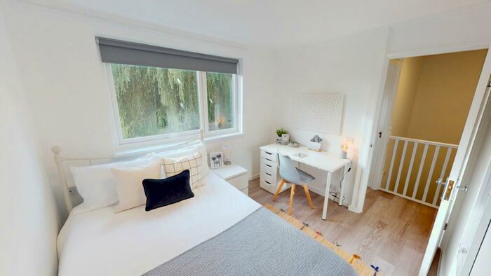 4 Bedroom House To Rent In Rosebarn Park, EX4