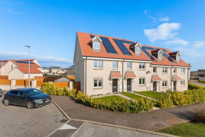 4 Bedroom Town House For Sale In Bonaille Drive, Bilston, EH25