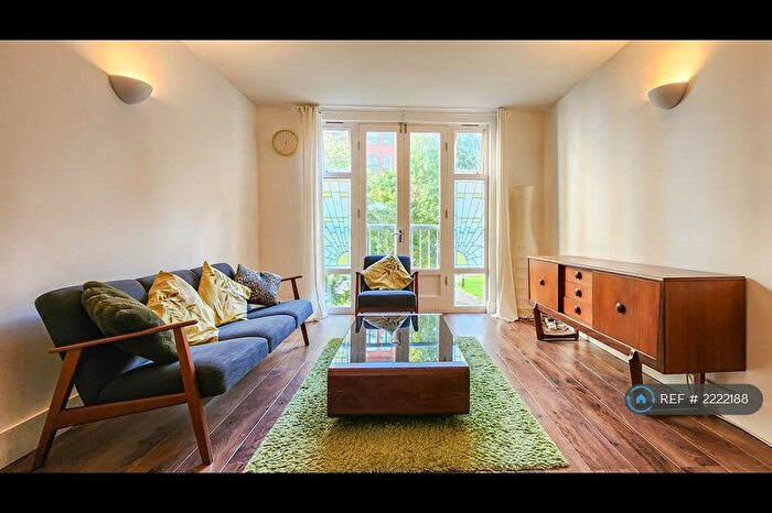 2 Bedroom Flat To Rent In Bow Quarter, London, E3