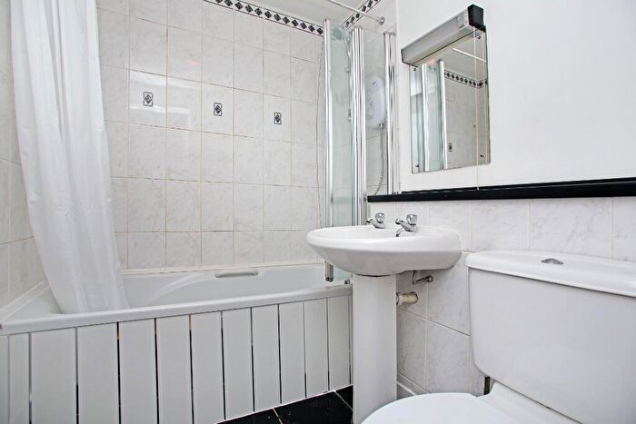 1 Bedroom Flat To Rent In Bothwell Street, Easter Road, Edinburgh, EH7